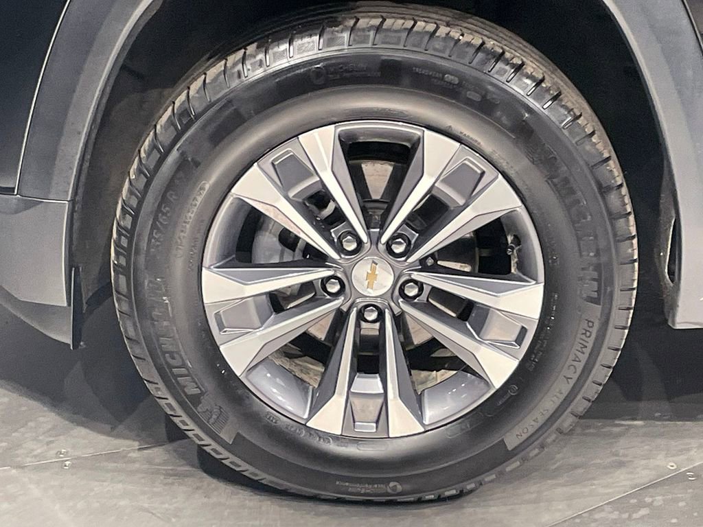 Used 2026 Chevrolet Equinox LT w/ Convenience Package II image 17
