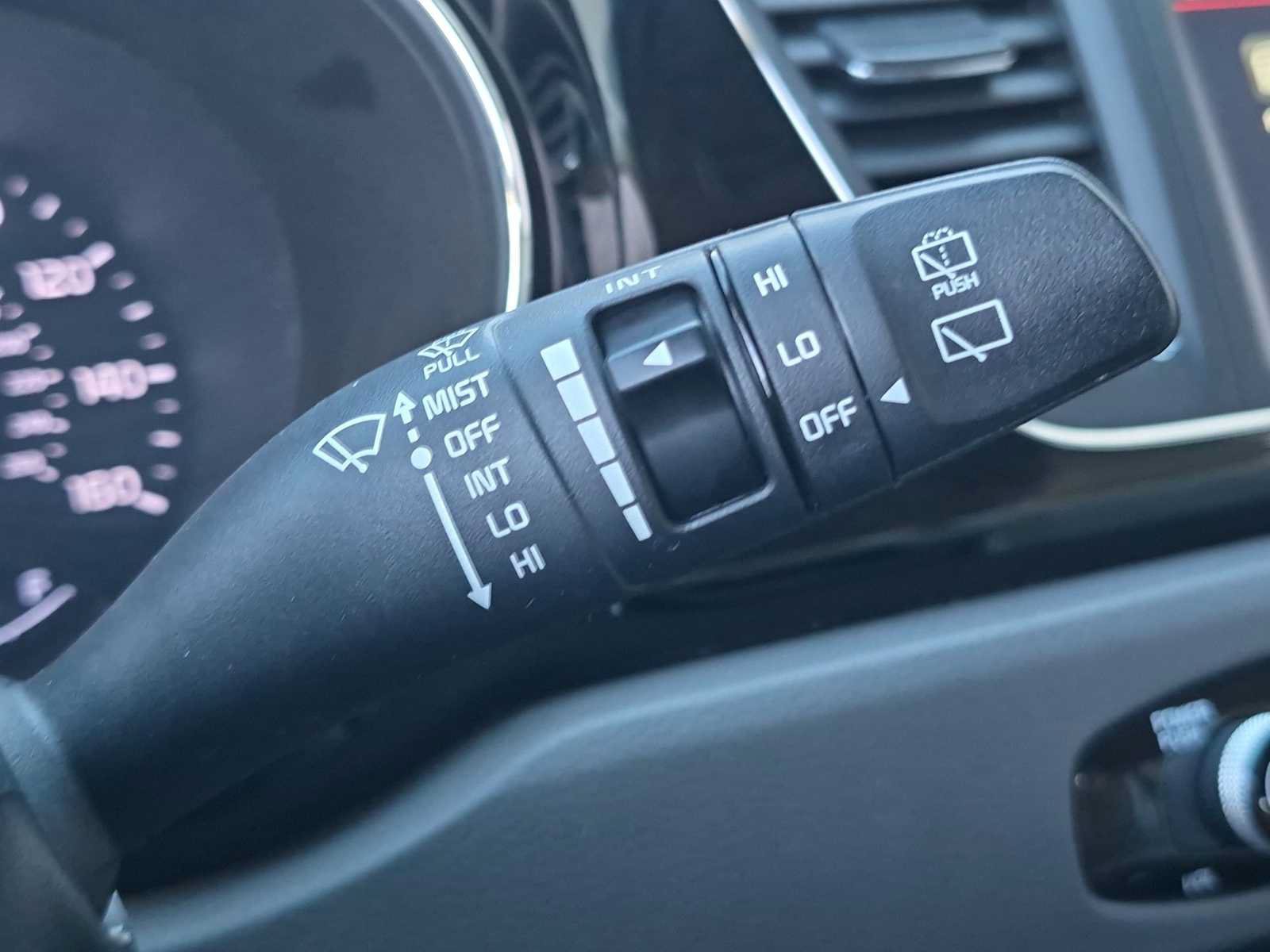 Used 2016 Kia Sedona SX FWD image 25