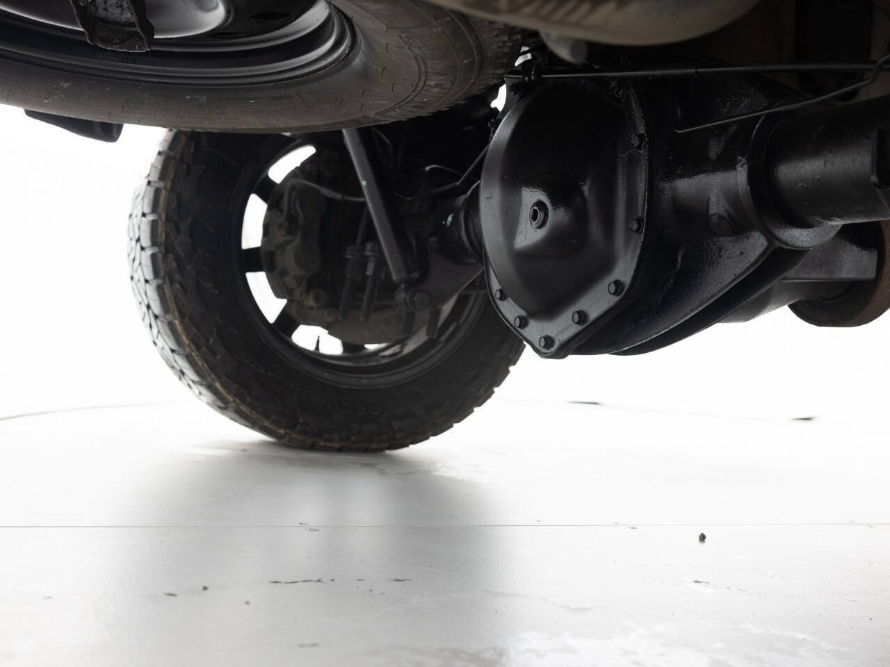 Used 2013 GMC Sierra 2500 Denali w/ Suspension Package, Off-Road AWD/4WD image 23