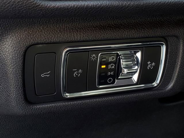 Certified 2023 Lincoln Corsair FWD w/ Equipment Group 101A image 11