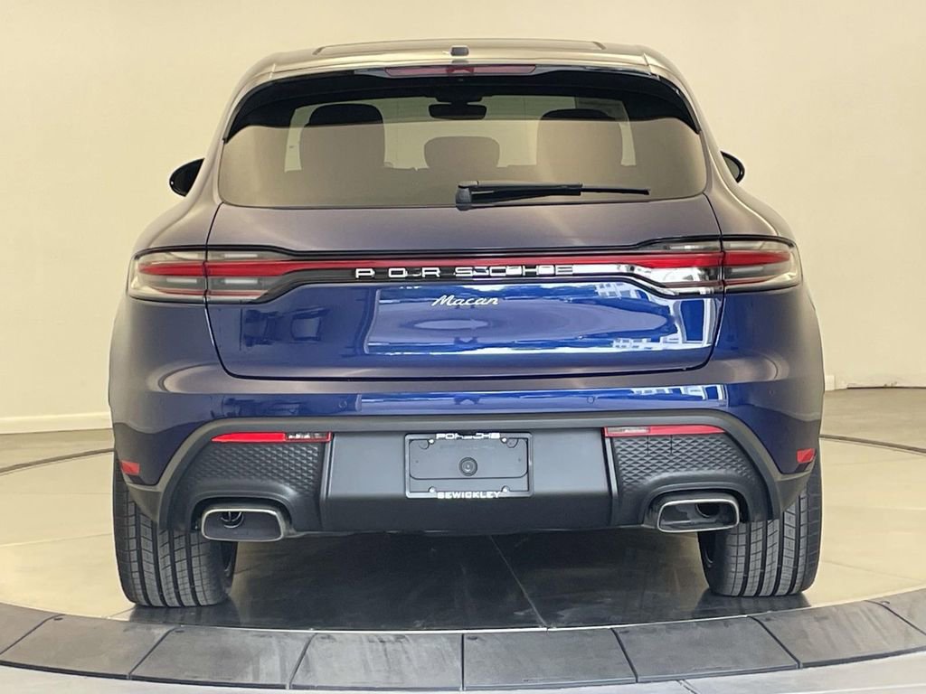 New 2025 Porsche Macan Base image 6