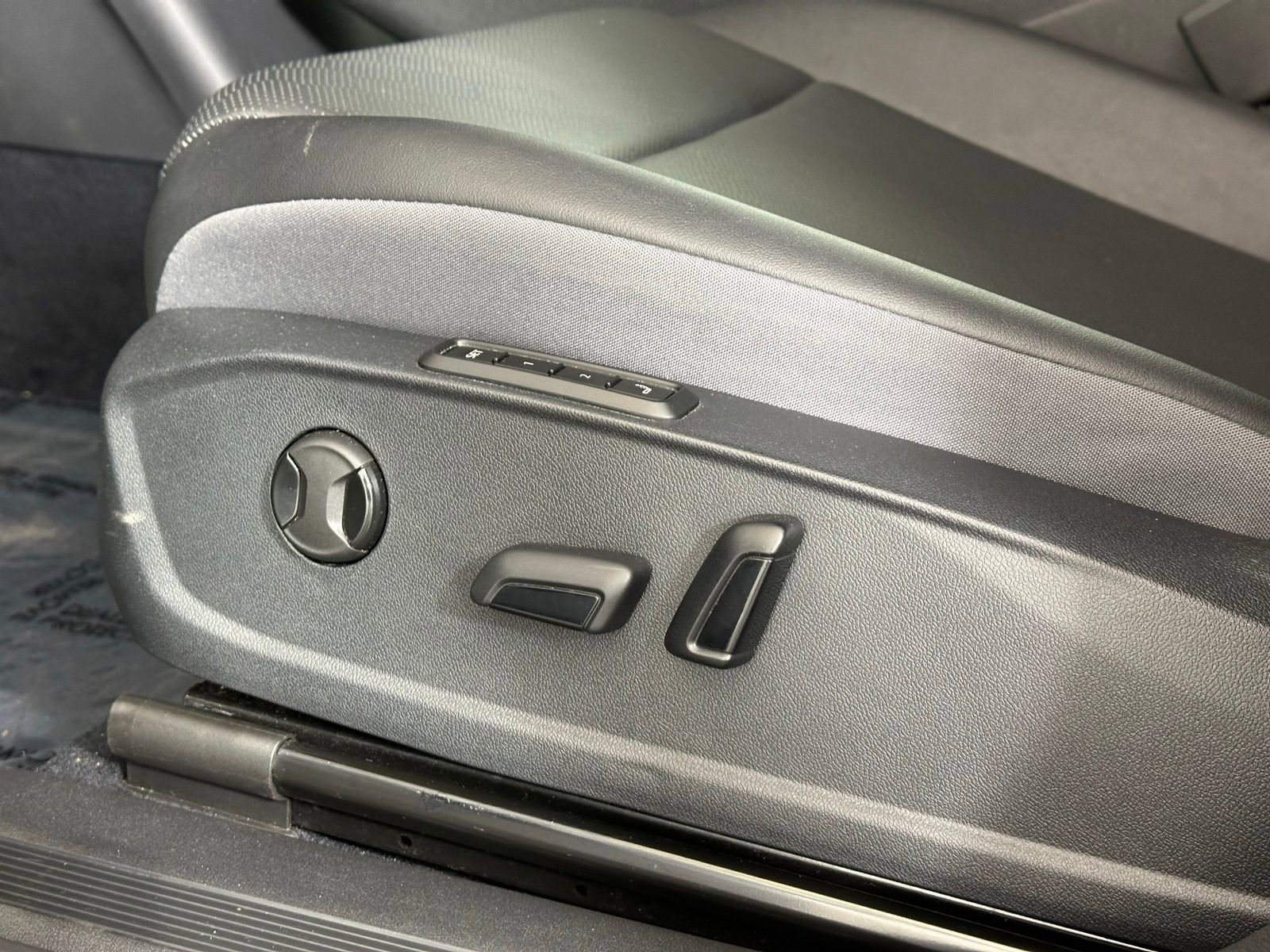 Used 2023 Volkswagen ID.4 Pro S image 7