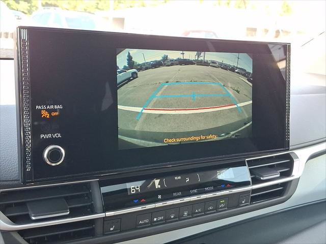 Certified 2025 Toyota Sienna XLE FWD image 16