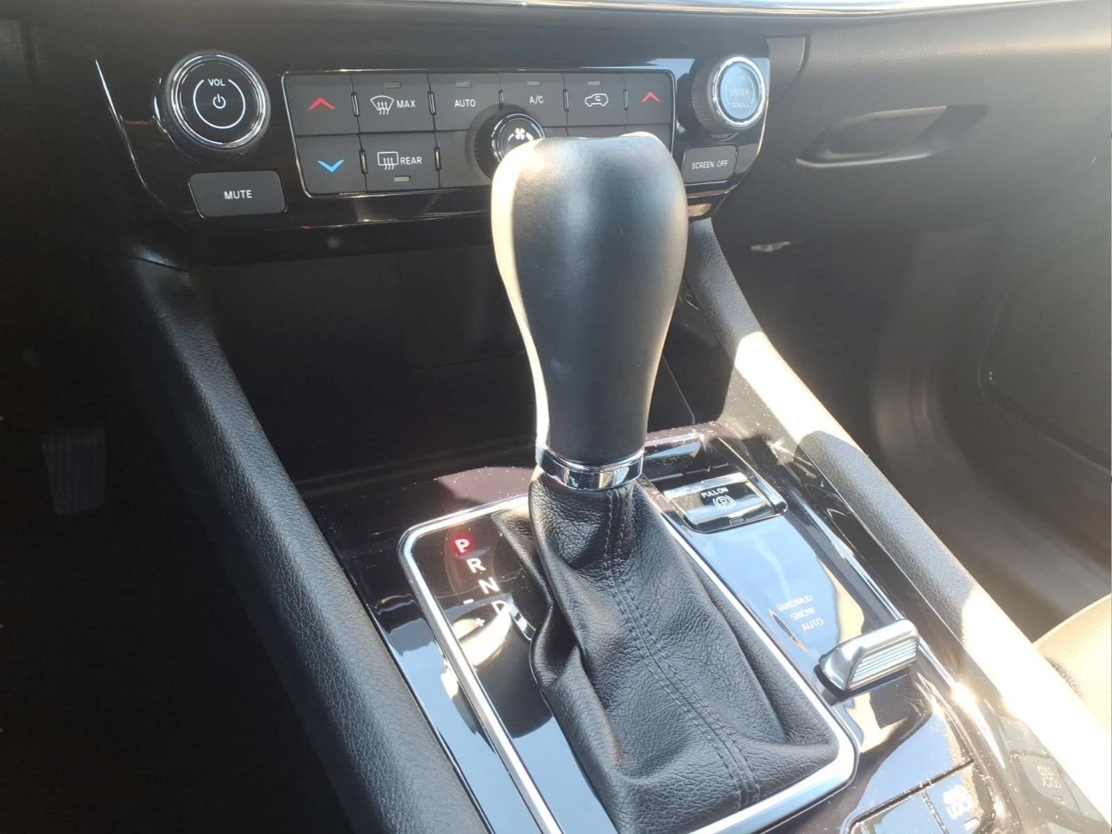 Used 2024 Jeep Compass Limited AWD/4WD image 18