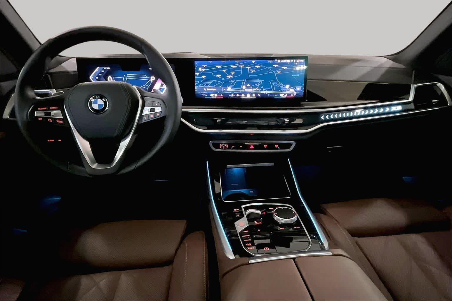 Certified 2025 BMW X5 xDrive40i w/ Parking Assistance Package AWD/4WD image 15
