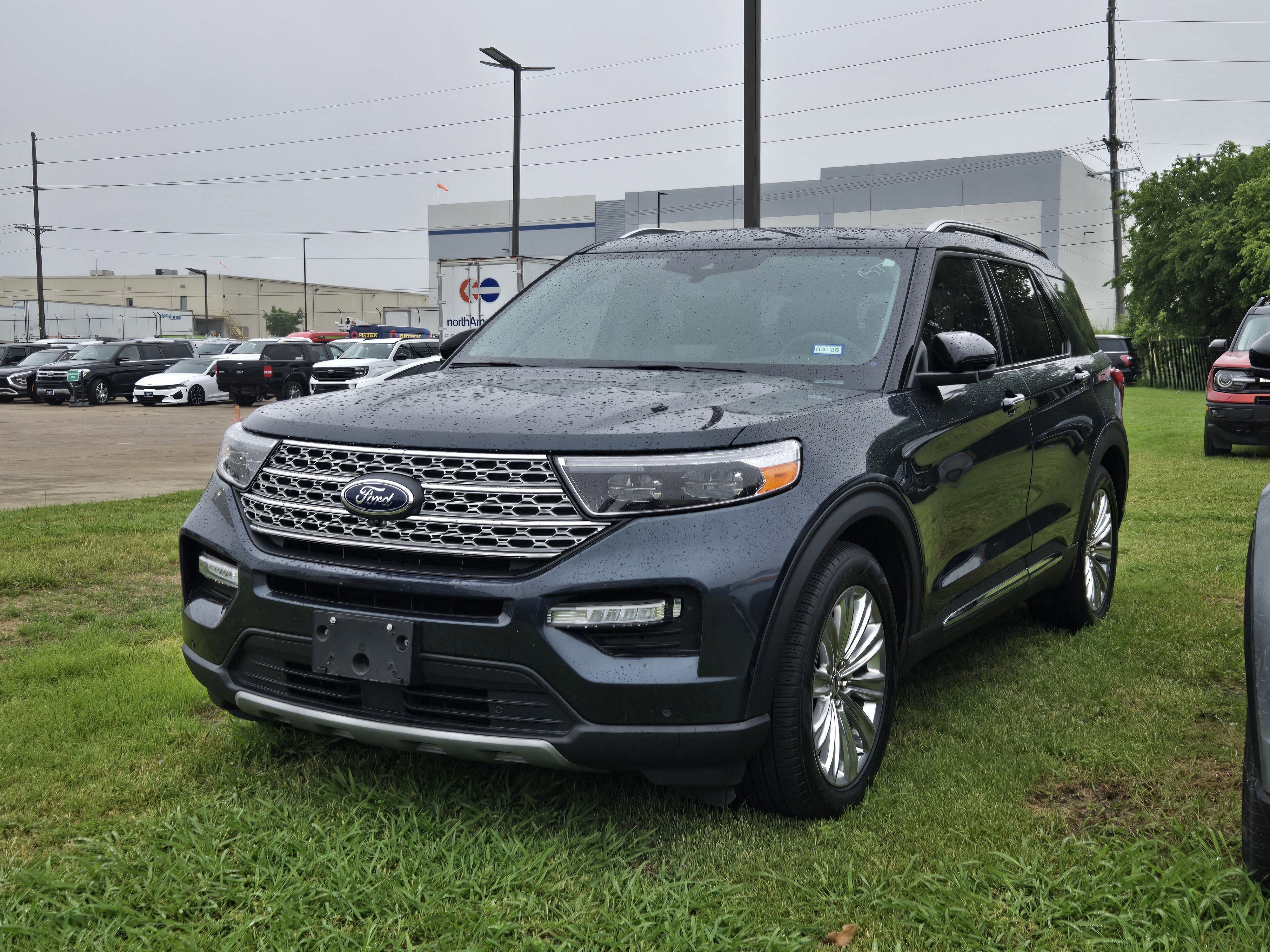 Certified 2023 Ford Explorer Limited w/ Limited Technology Package RWD image 3