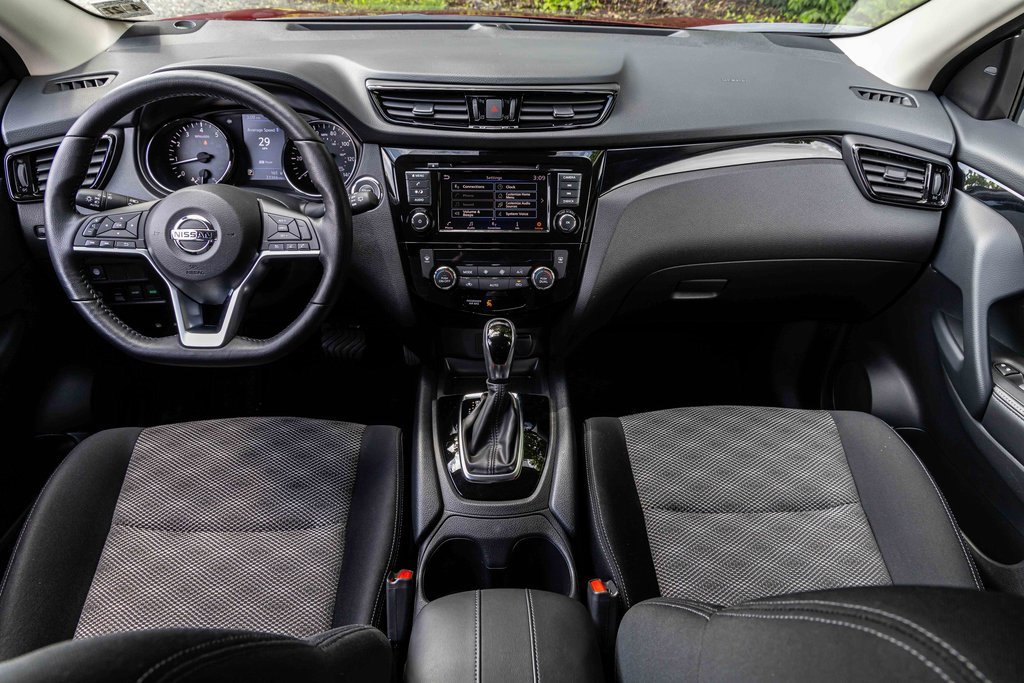 Certified 2022 Nissan Rogue Sport SV image 21