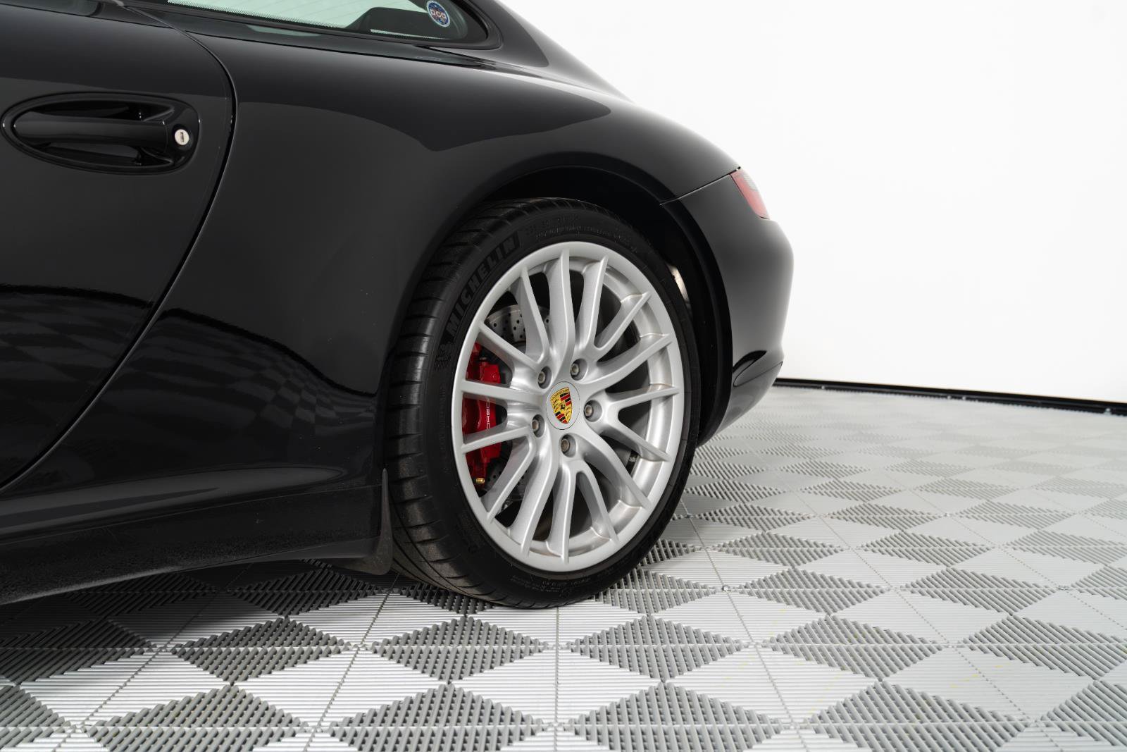 Used 2005 Porsche 911 Carrera S RWD image 19