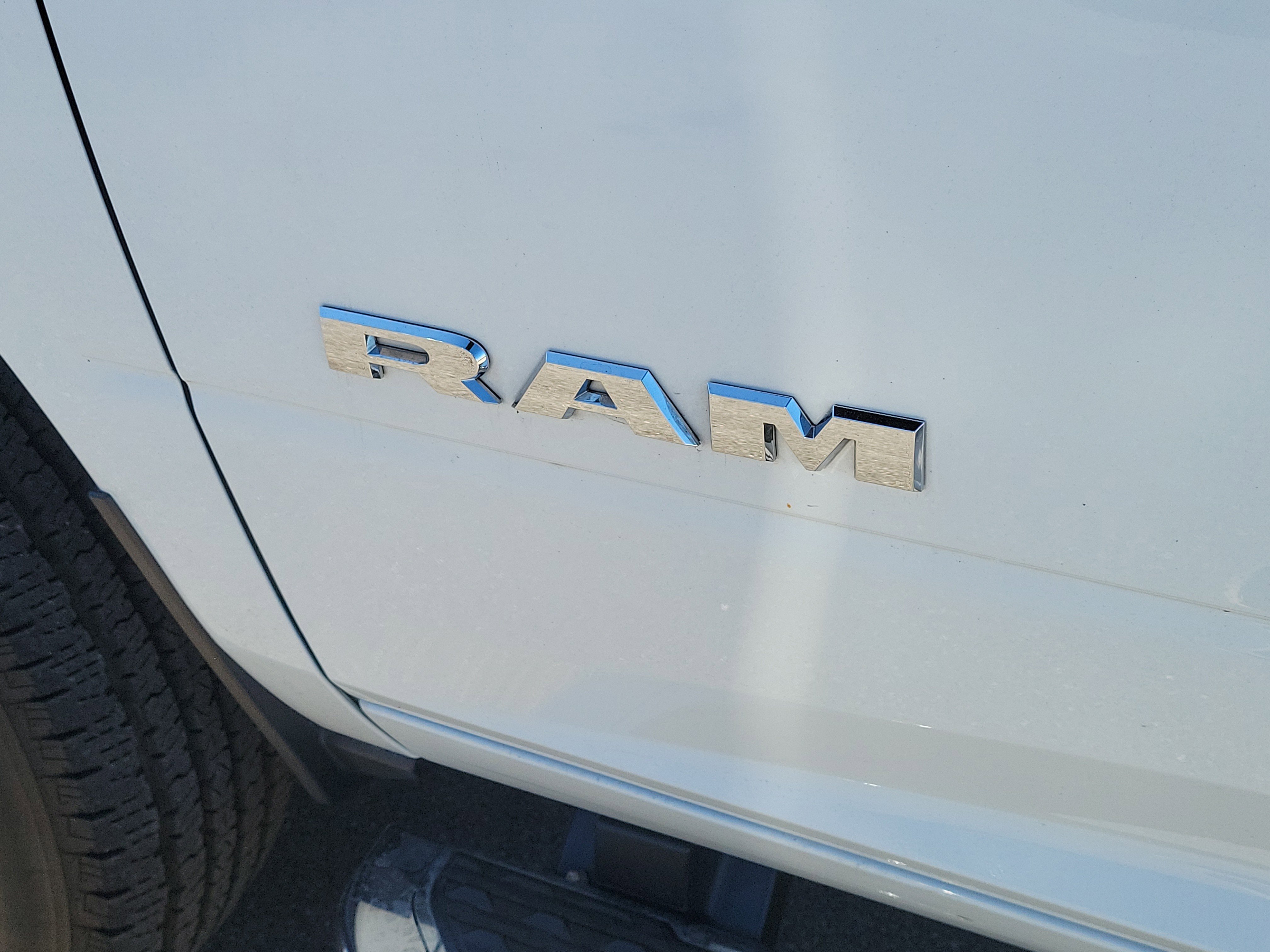 Used 2024 RAM 2500 Big Horn w/ Bed Utility Group image 9