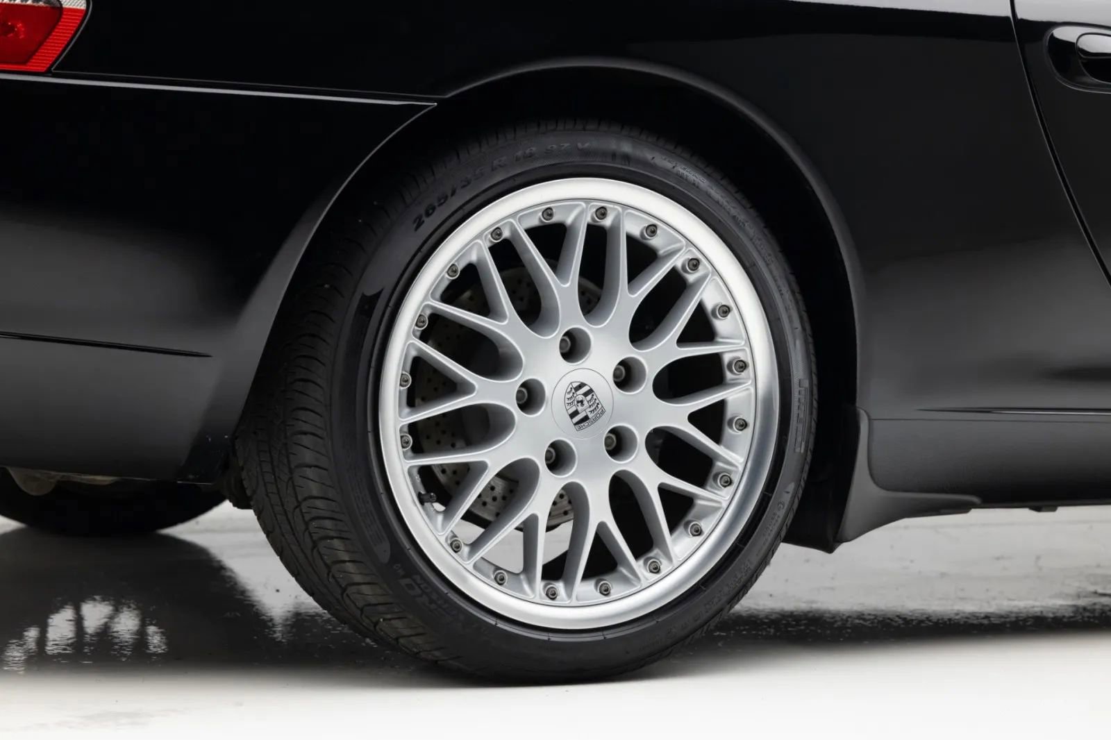 Used 2001 Porsche 911 Carrera 4 AWD/4WD image 37
