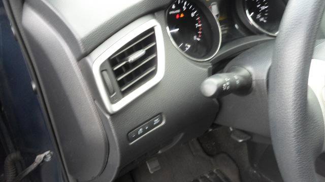 Used 2015 Nissan Rogue S image 26