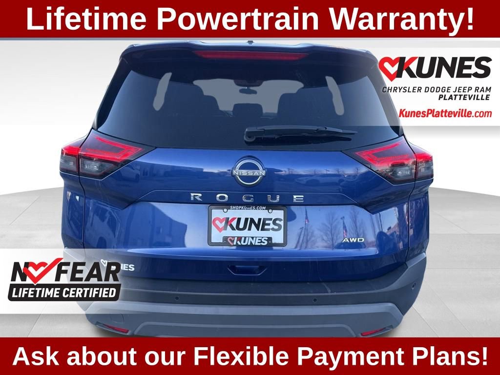 Used 2023 Nissan Rogue S image 5