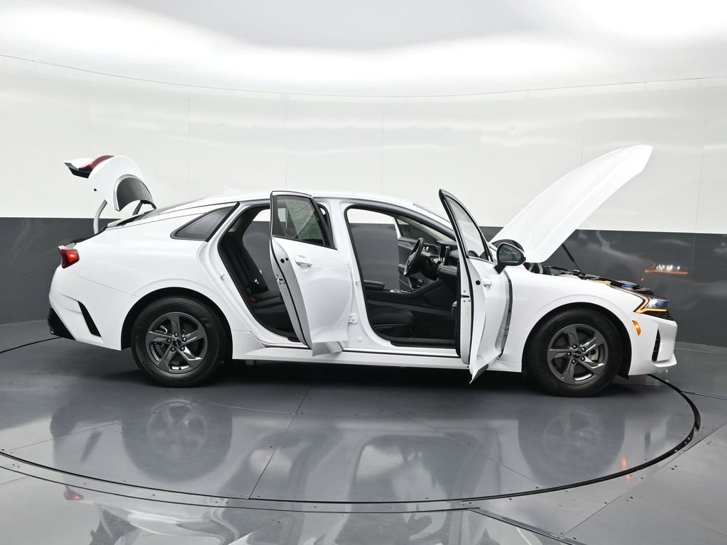 Used 2023 Kia K5 LXS image 32