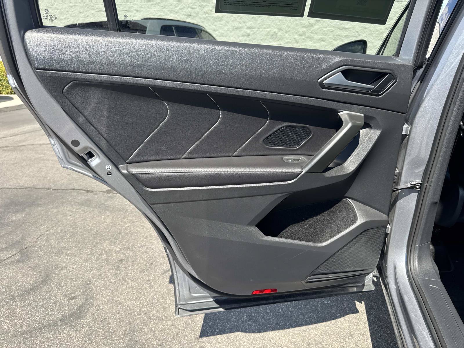 Certified 2024 Volkswagen Tiguan SE FWD image 24