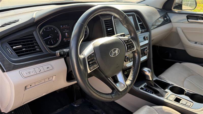 Used 2018 Hyundai Sonata Limited w/ Limited Ultimate Package 03 FWD image 13
