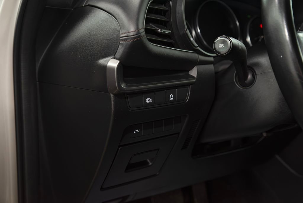 Used 2024 MAZDA MAZDA3 s image 18