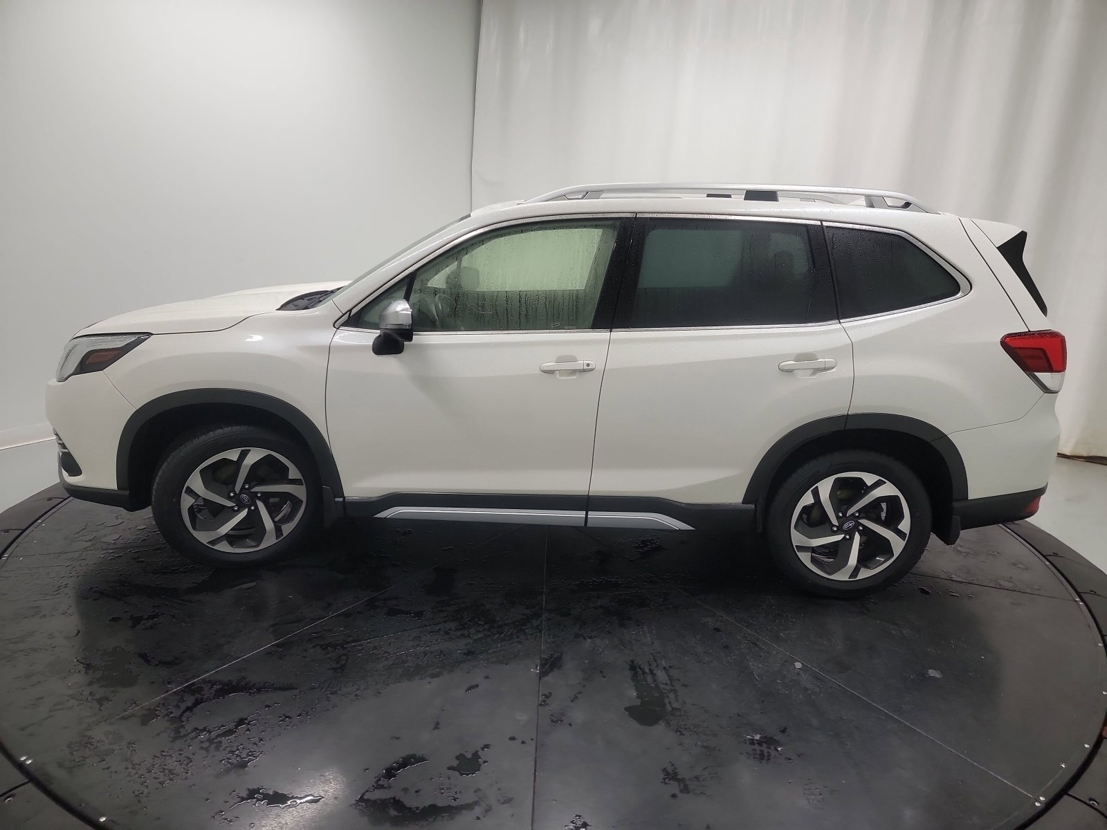 Used 2022 Subaru Forester Touring w/ Popular Package #3 image 4