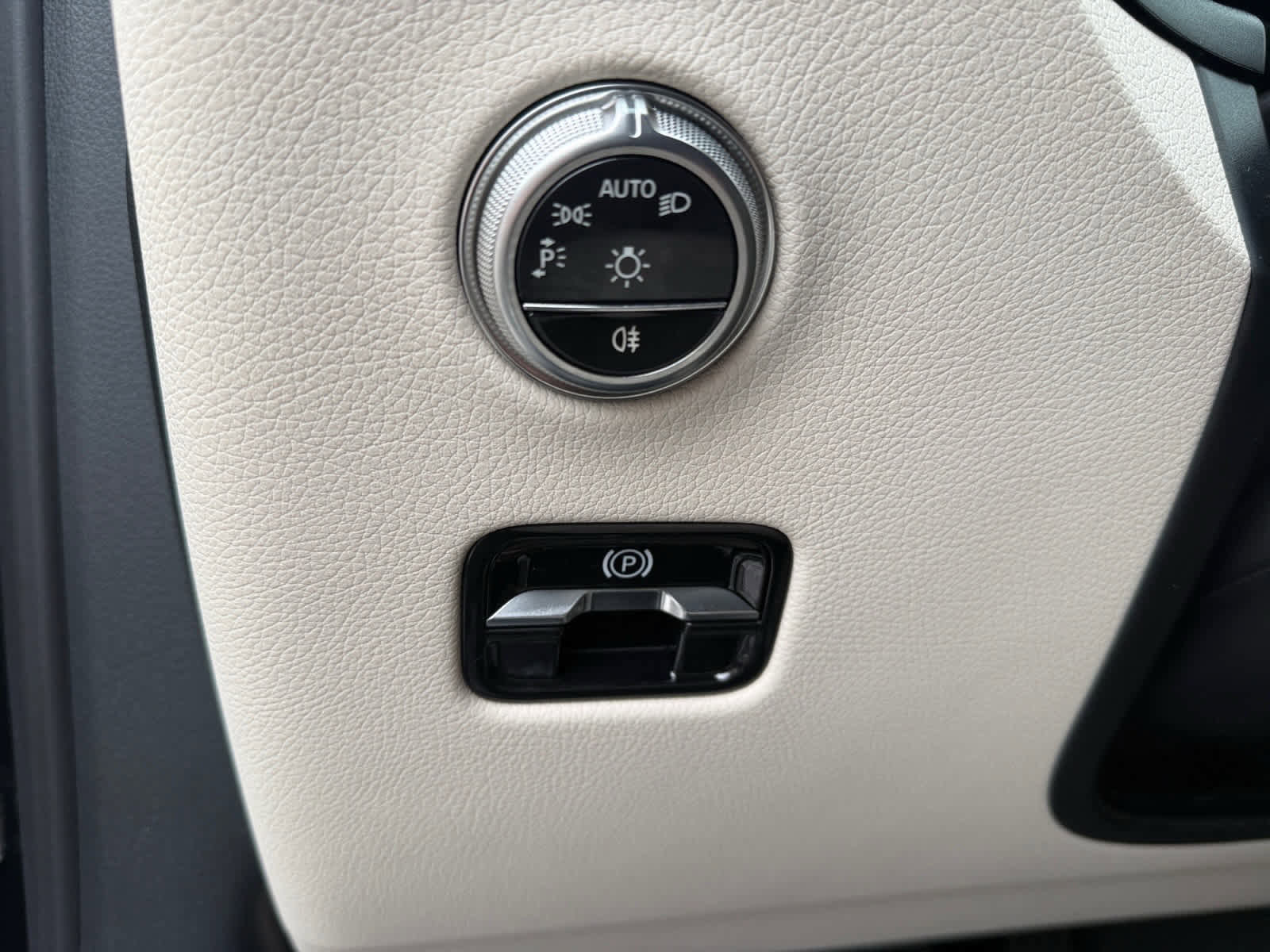 New 2026 Mercedes-Benz GLC 300 GLC 300 image 22