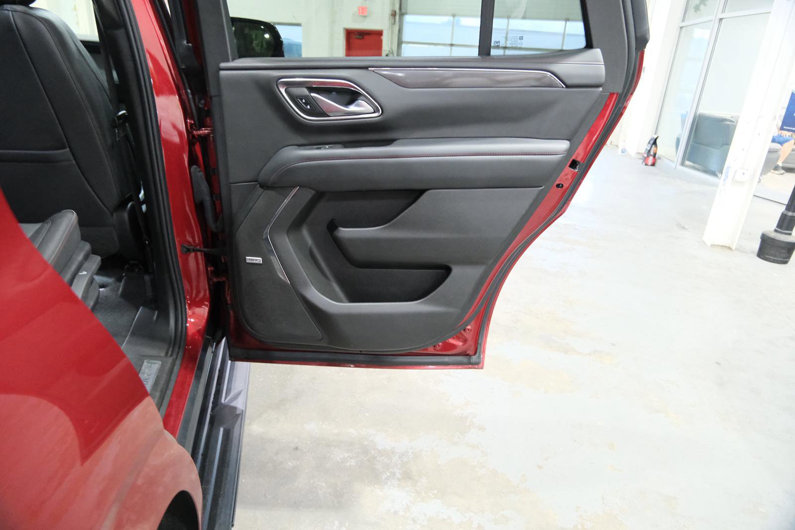 Used 2022 Chevrolet Tahoe RST w/ Luxury Package image 27