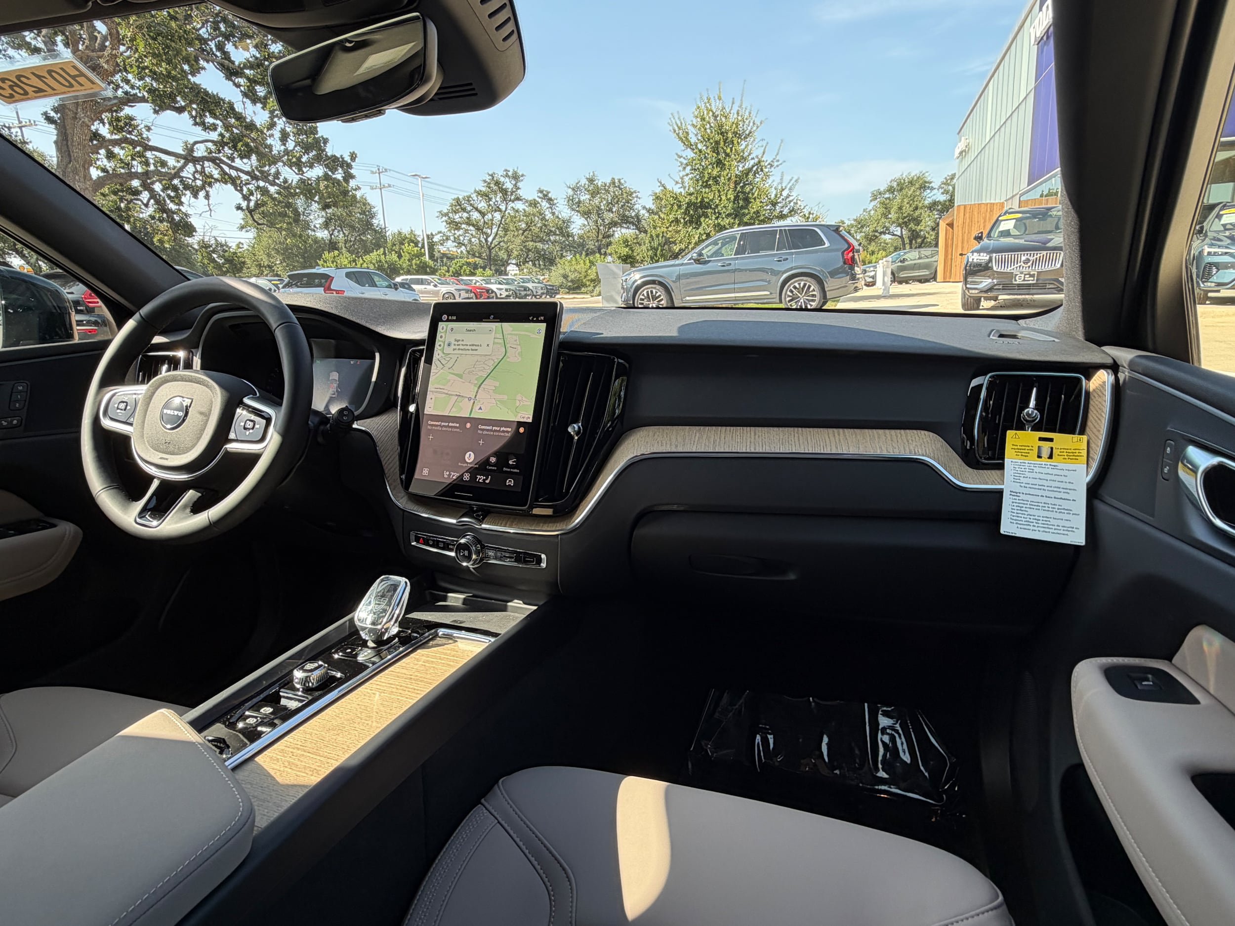 New 2026 Volvo XC60 B5 Plus w/ Protection Package Premier AWD/4WD image 10