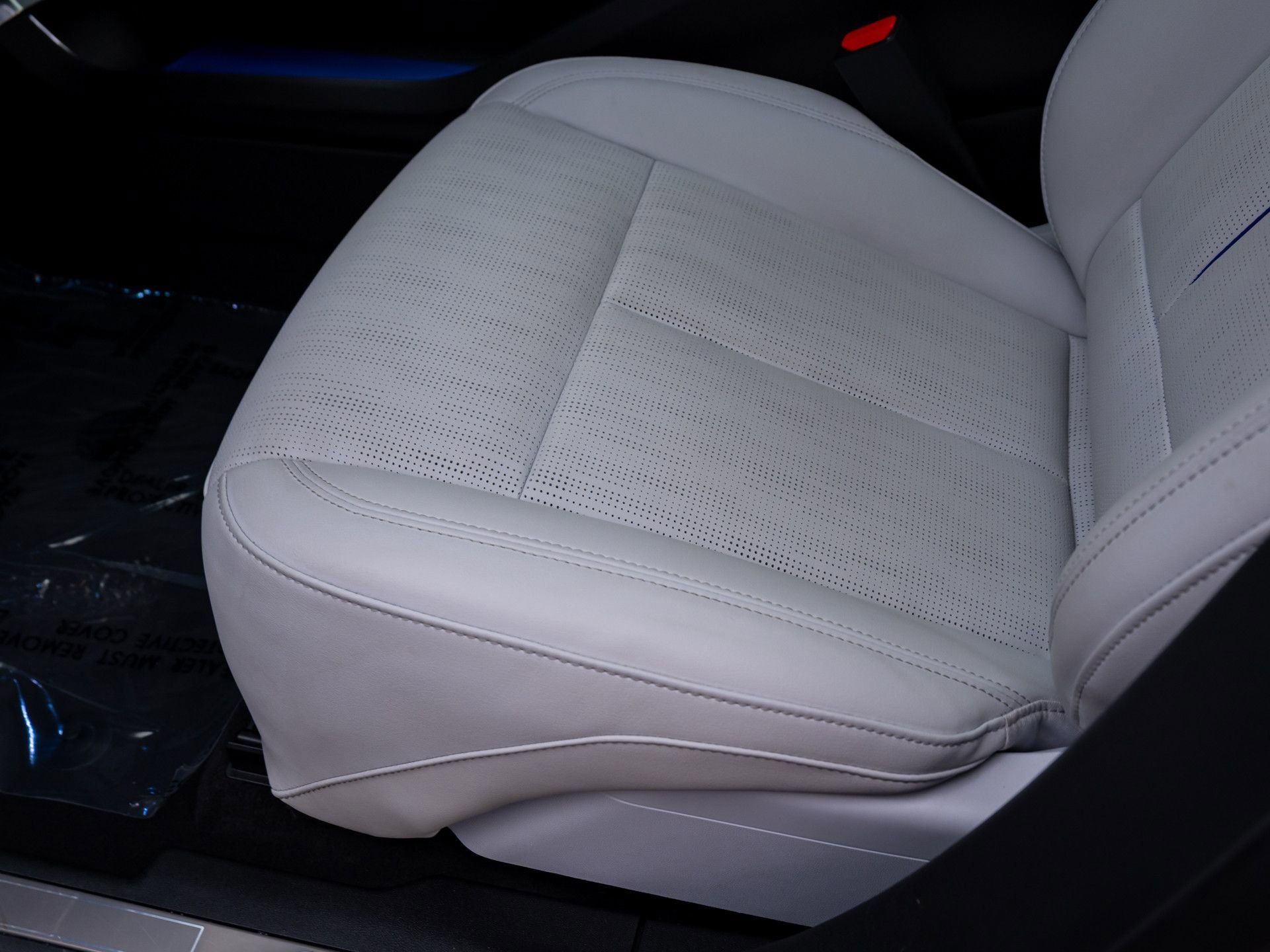 Used 2024 Cadillac Lyriq Sport image 15