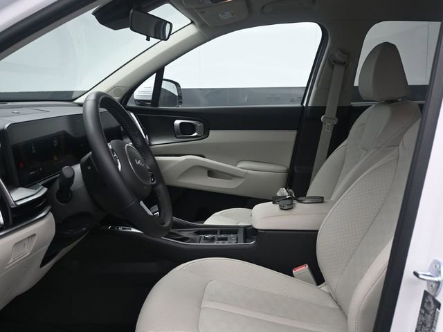 Used 2025 Kia Sorento S image 6