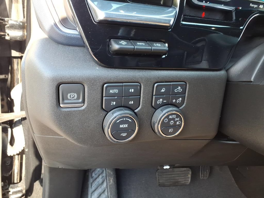 Certified 2023 Chevrolet Silverado 1500 High Country w/ Technology Package AWD/4WD image 28