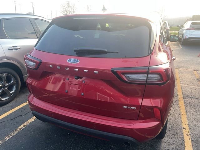Used 2024 Ford Escape ST-Line w/ Tech Pack #1 AWD/4WD image 3