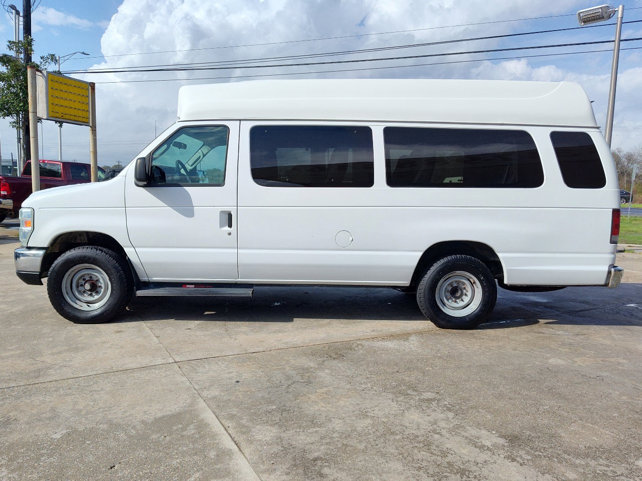 Used 2013 Ford E-250 and Econoline 250 Extended w/ Premium Van Group image 3