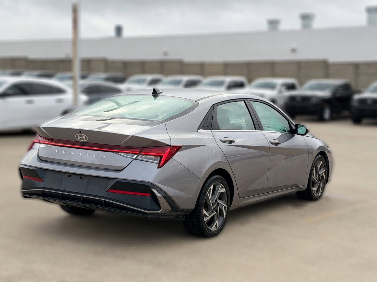 Used 2025 Hyundai Elantra SEL FWD image 6