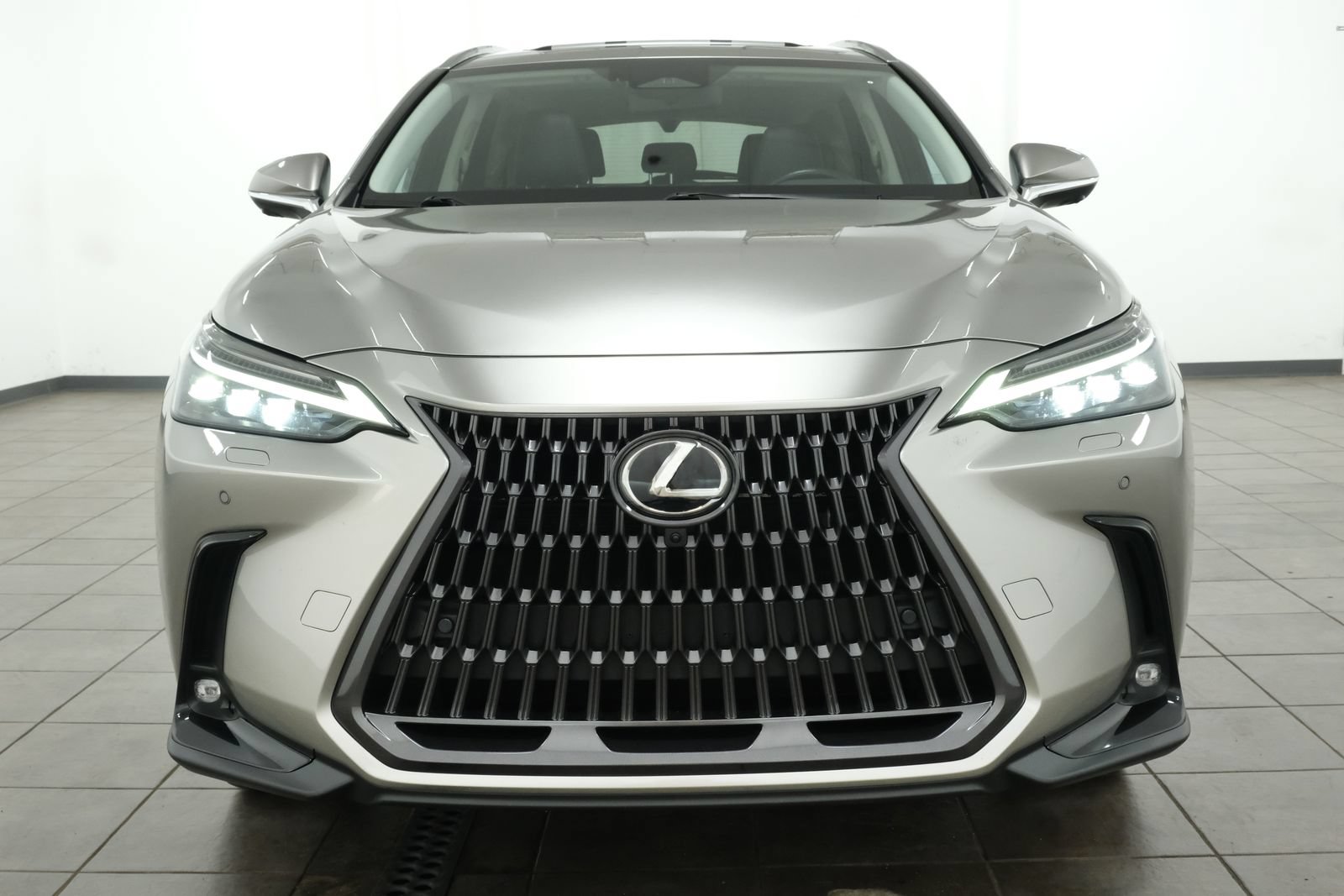 Used 2024 Lexus NX 450h+ AWD w/ Vision Package image 7