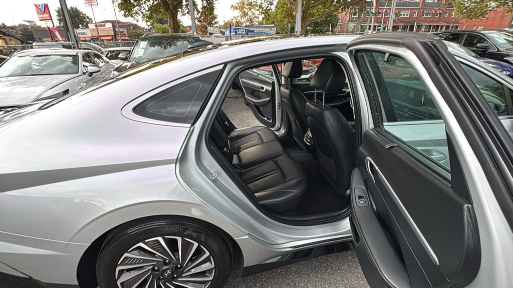 Used 2025 Hyundai Sonata Limited FWD image 26