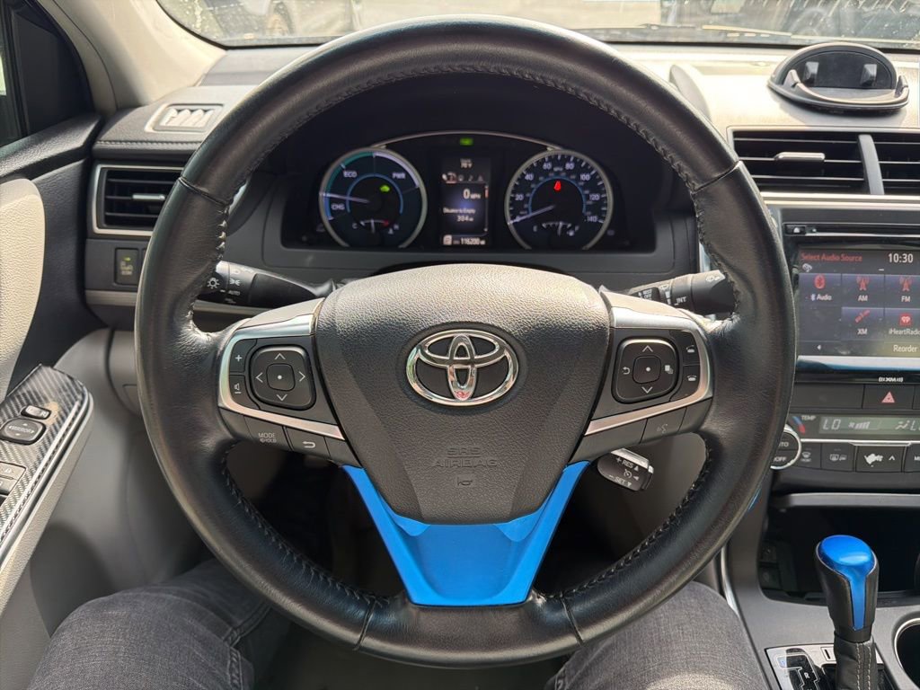 Used 2016 Toyota Camry XLE w/ Moonroof Package image 11
