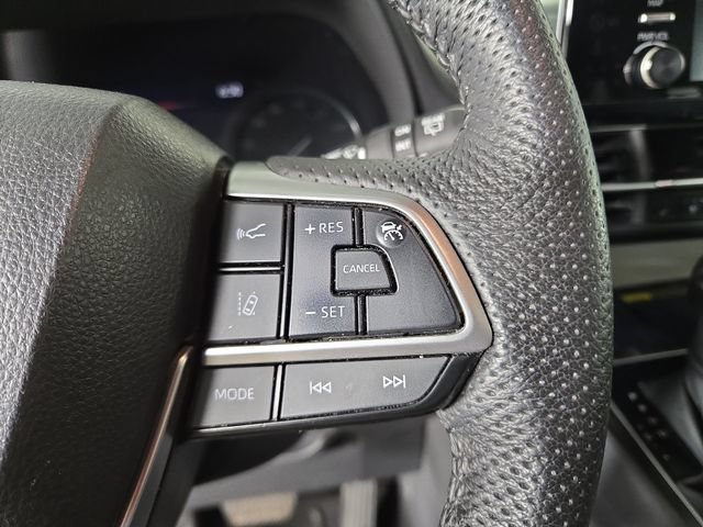 Used 2023 Toyota Sienna Limited FWD image 26