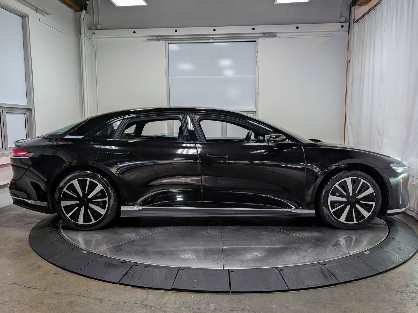 Used 2024 Lucid Air Touring AWD/4WD image 10