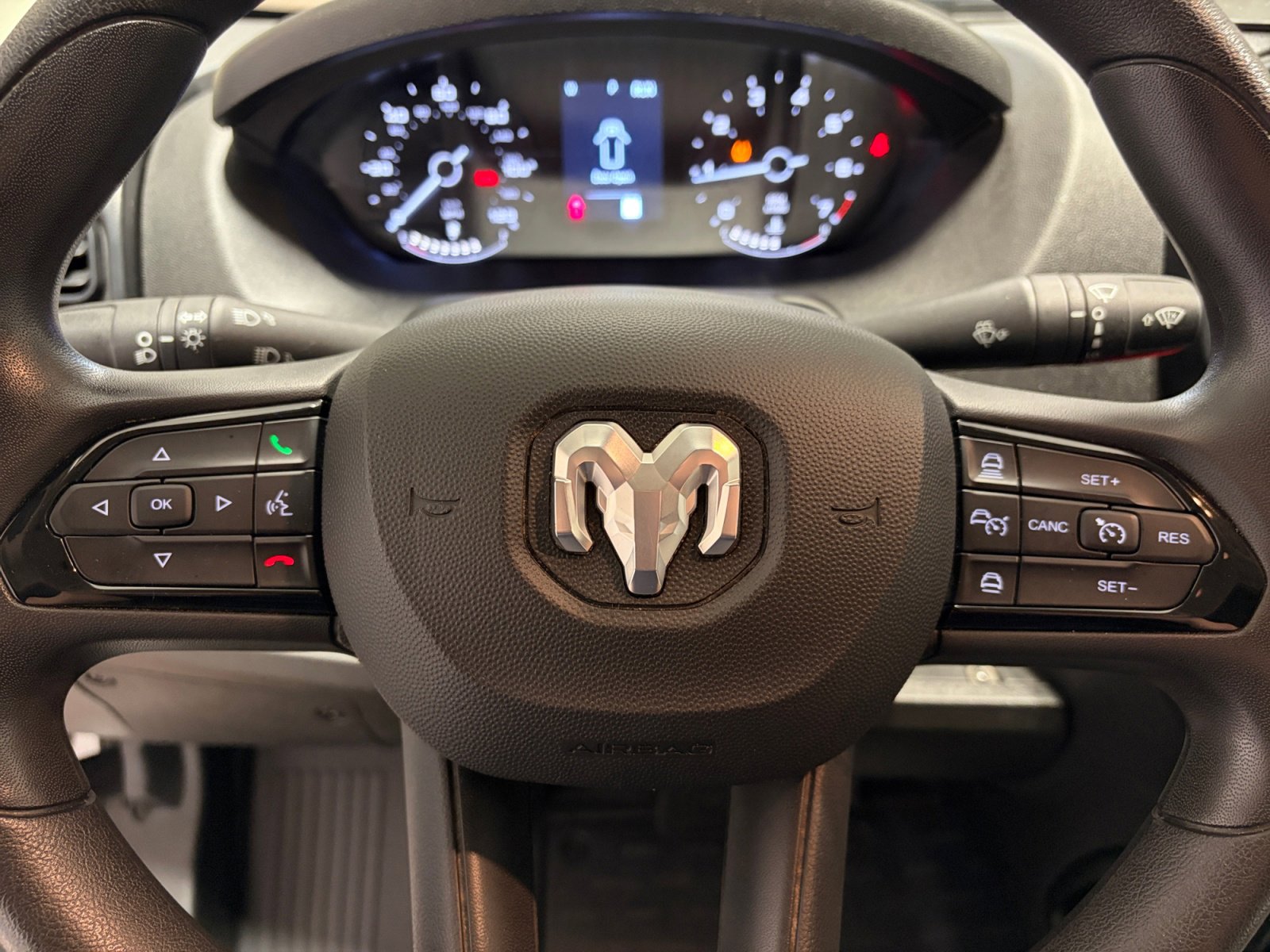 Used 2025 RAM ProMaster 3500 w/ Convenience Group image 24