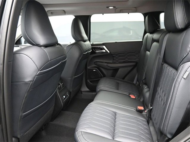 New 2025 Mitsubishi Outlander SEL image 12