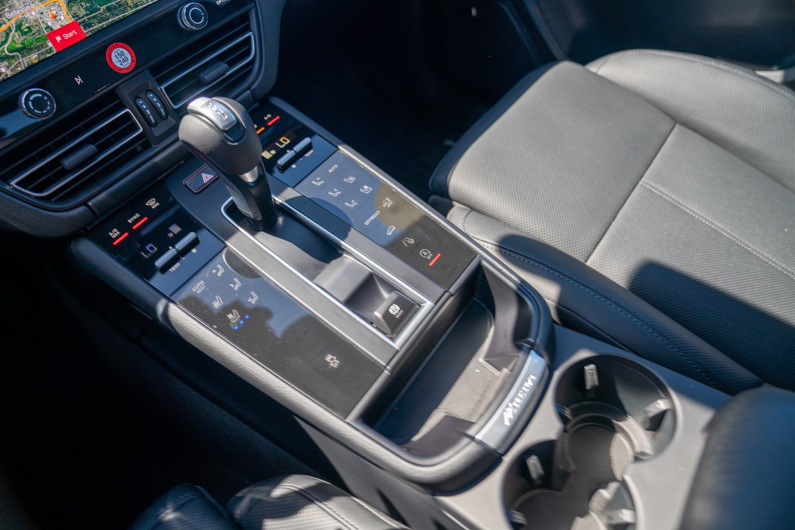 Certified 2026 Porsche Macan AWD/4WD image 21