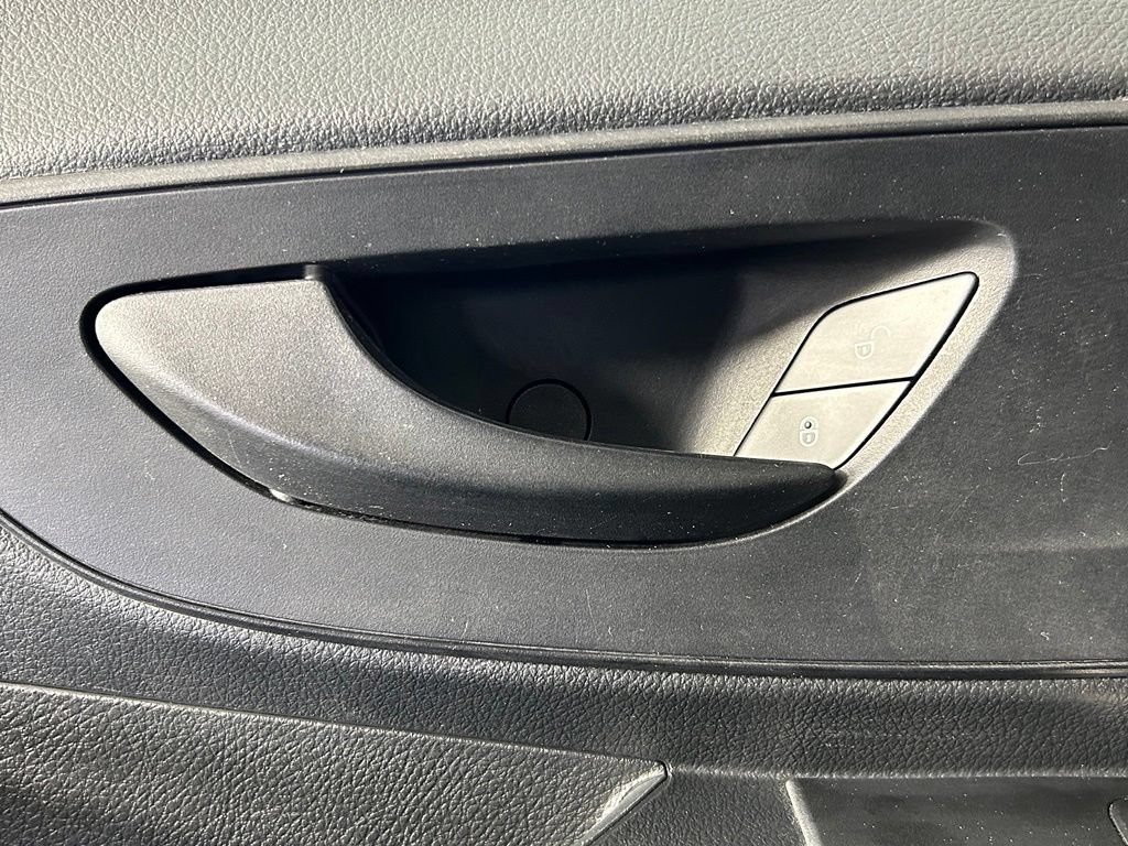 Used 2019 Mercedes-Benz Metris Passenger image 27