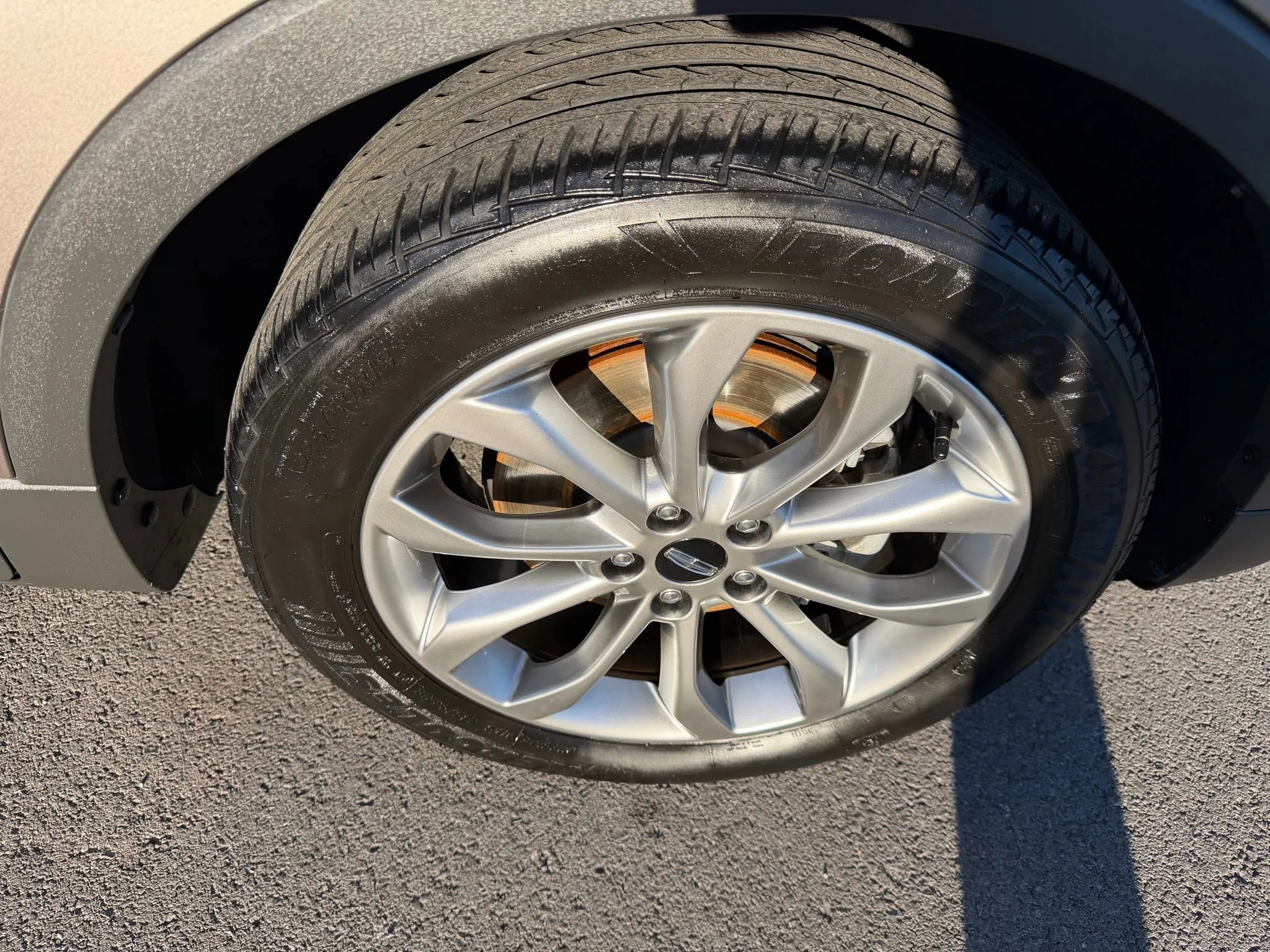 Used 2018 Lincoln MKC Select w/ Select Plus Package FWD image 16