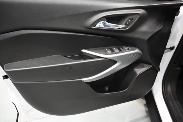 New 2026 Chevrolet Trax RS w/ Sunroof Package FWD image 27
