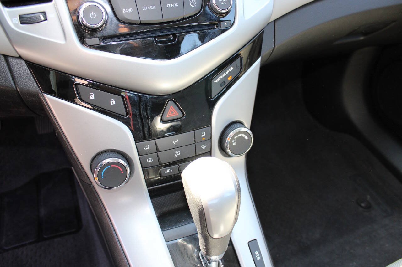Used 2012 Chevrolet Cruze LS w/ Connectivity Package FWD image 16