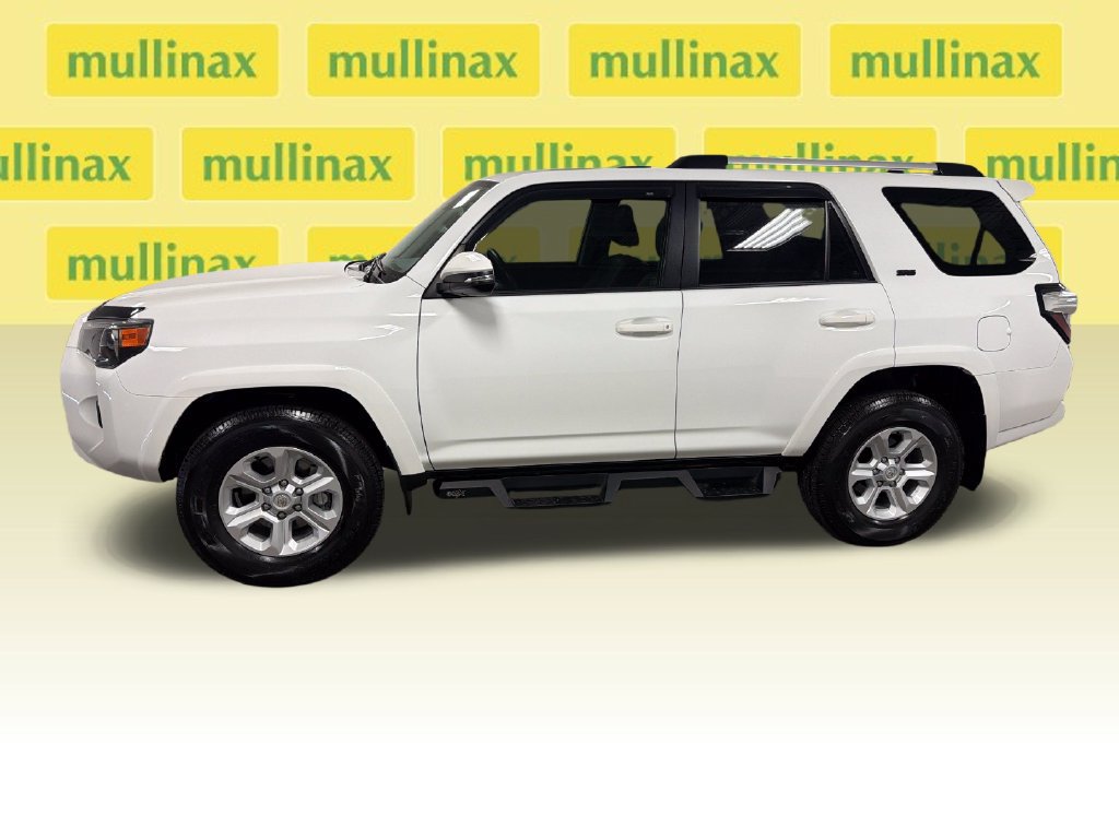 Used 2024 Toyota 4Runner SR5 Premium w/ Moonroof Package AWD/4WD image 8