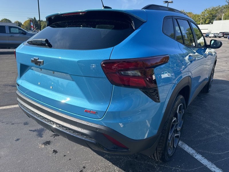 New 2025 Chevrolet Trax RS w/ Sunroof Package image 3