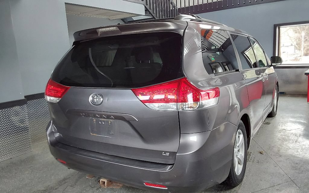 Used 2011 Toyota Sienna LE FWD image 9