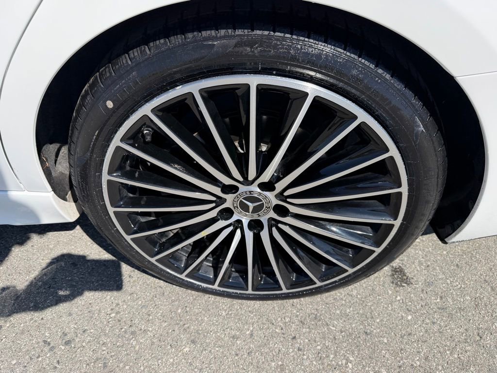 Used 2023 Mercedes-Benz C 300 Sedan image 13