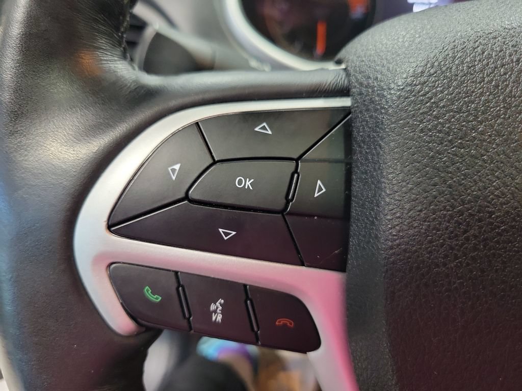Certified 2018 Jeep Cherokee Overland w/ Technology Group AWD/4WD image 34
