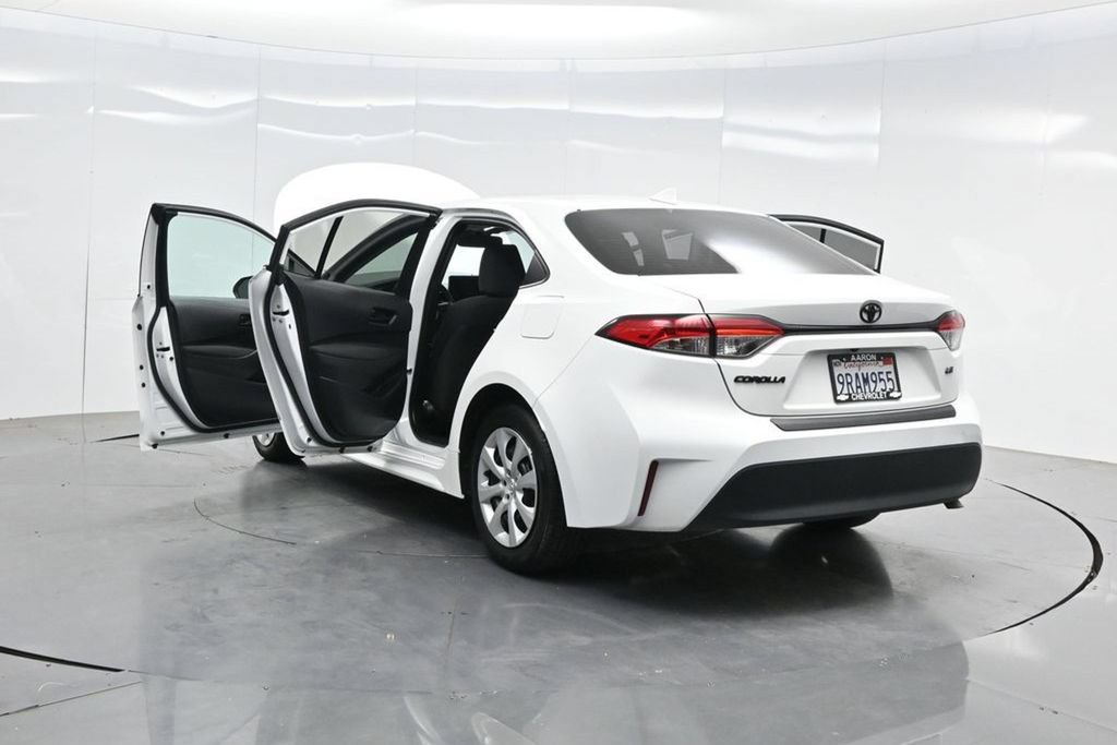 Used 2025 Toyota Corolla LE FWD image 51