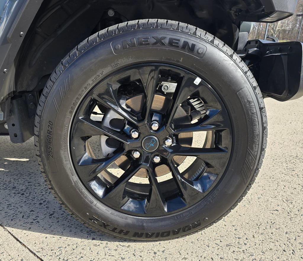 Used 2025 Jeep Wrangler Unlimited Sahara w/ Safety Group image 20