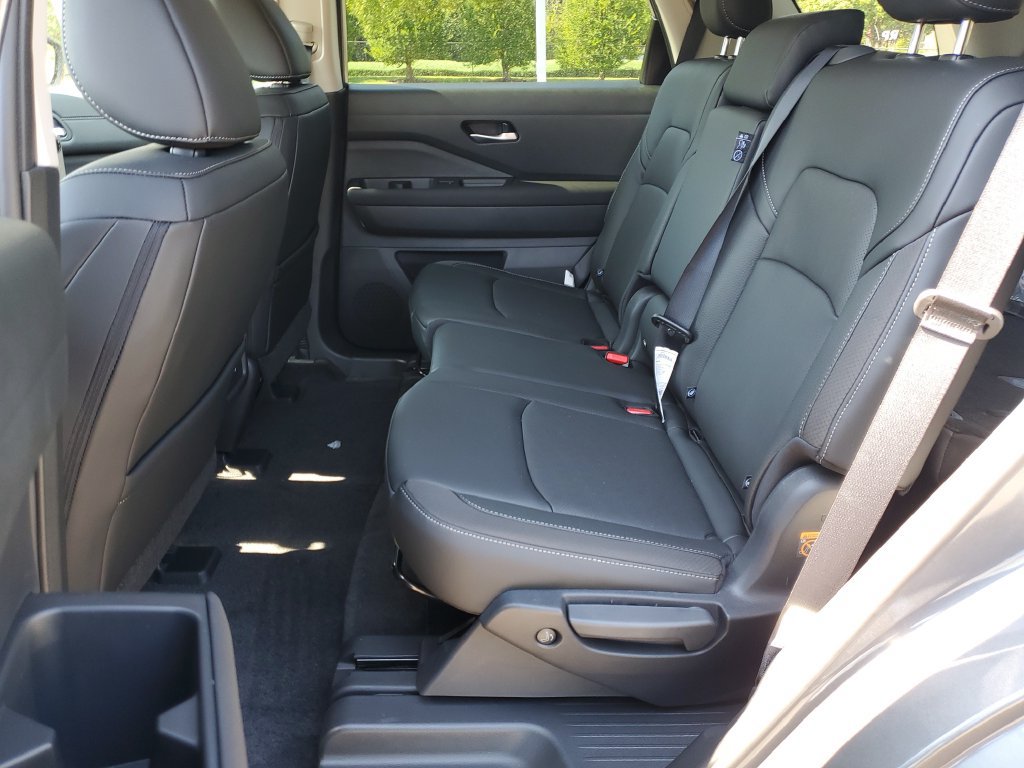 New 2026 Nissan Pathfinder SL FWD image 13